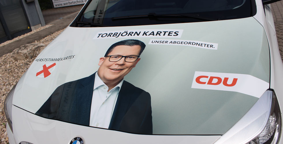 Fahrzeugbeschriftung Bundestagwahlkampfauto Torbjörn Kartes bei Firma Baist GmbH in Ludwigshafen