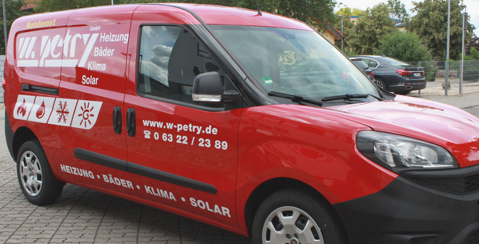 Fahrzeugfolierung Firmenfahrzeug Petry GmbH