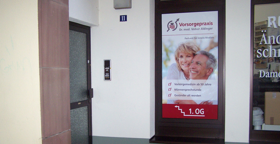 Fensterbeschriftung Vorsorgepraxis Dr. med. Volker Aldinger
