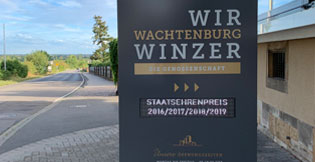 Pylonen Montage für die Wachtenburg Winzer in Wachenheim an der Weinstraße