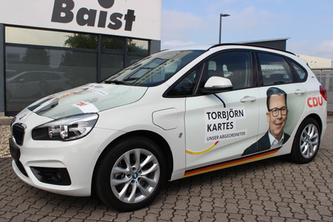 Wahlkampffahrzeug Beklebung Torbjörn Kartes